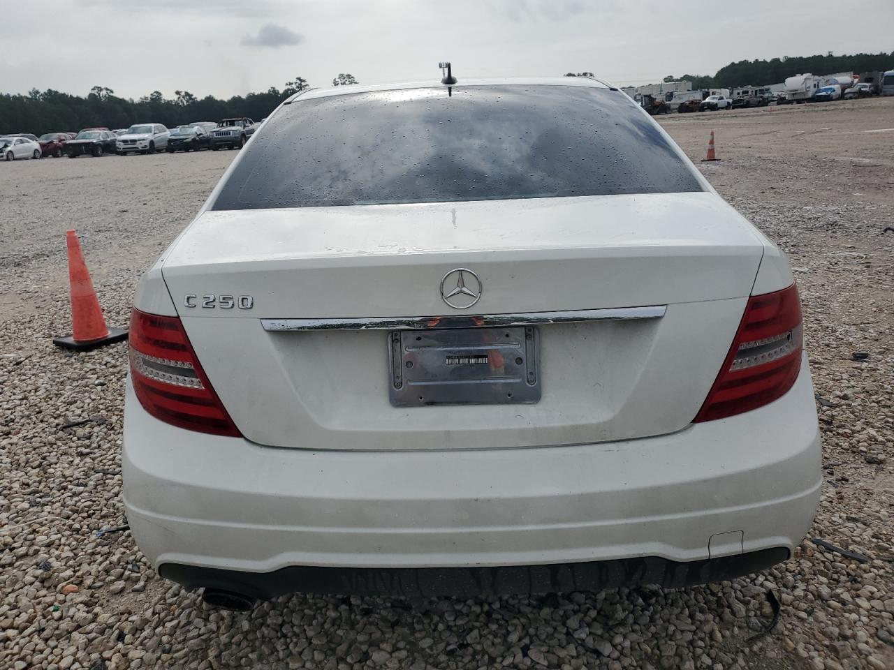 2012 Mercedes-Benz C 250 VIN: WDDGF4HB0CR220853 Lot: 63189754
