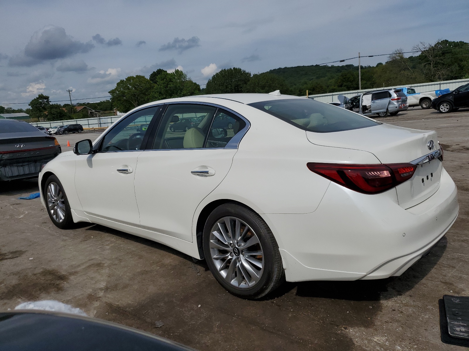 2022 Infiniti Q50 Luxe vin: JN1EV7BP1NM311837