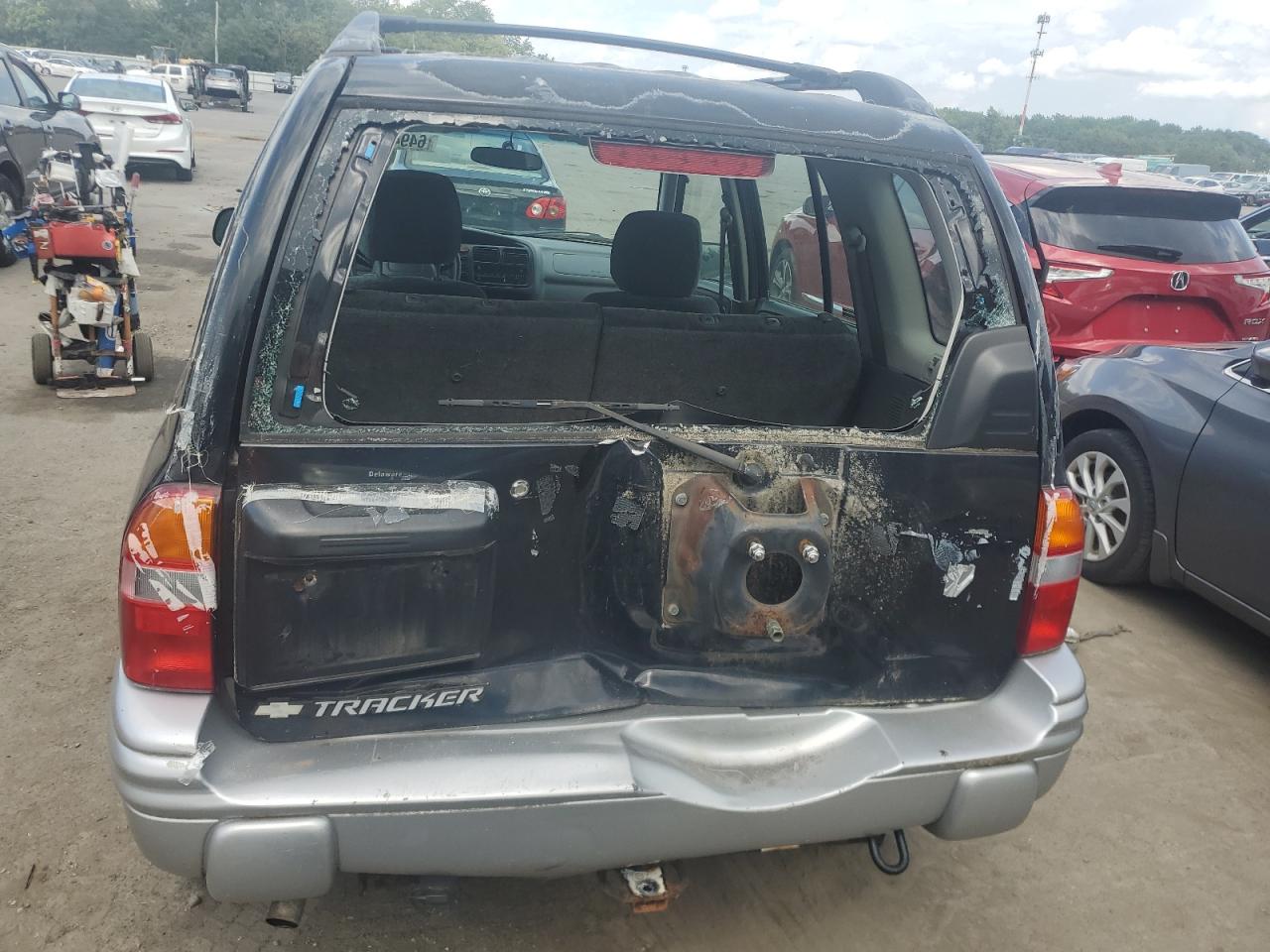 2001 Chevrolet Tracker Lt VIN: 2CNBJ634216947200 Lot: 64944254