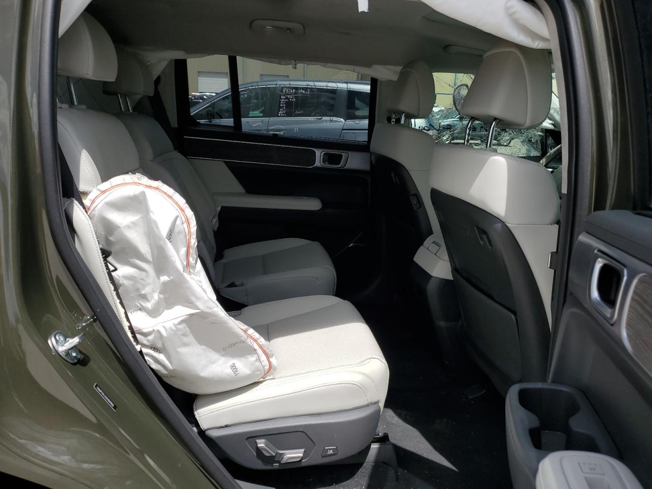 2024 Hyundai Santa Fe - Image 11