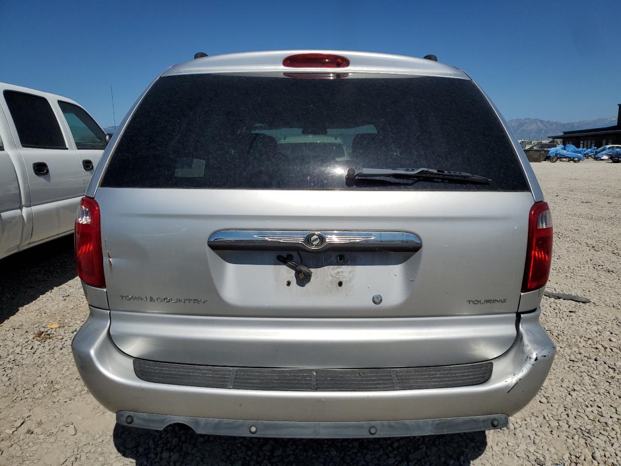 2005 Chrysler Town & Country Touring VIN: 2C4GP54L95R180569 Lot: 61879414