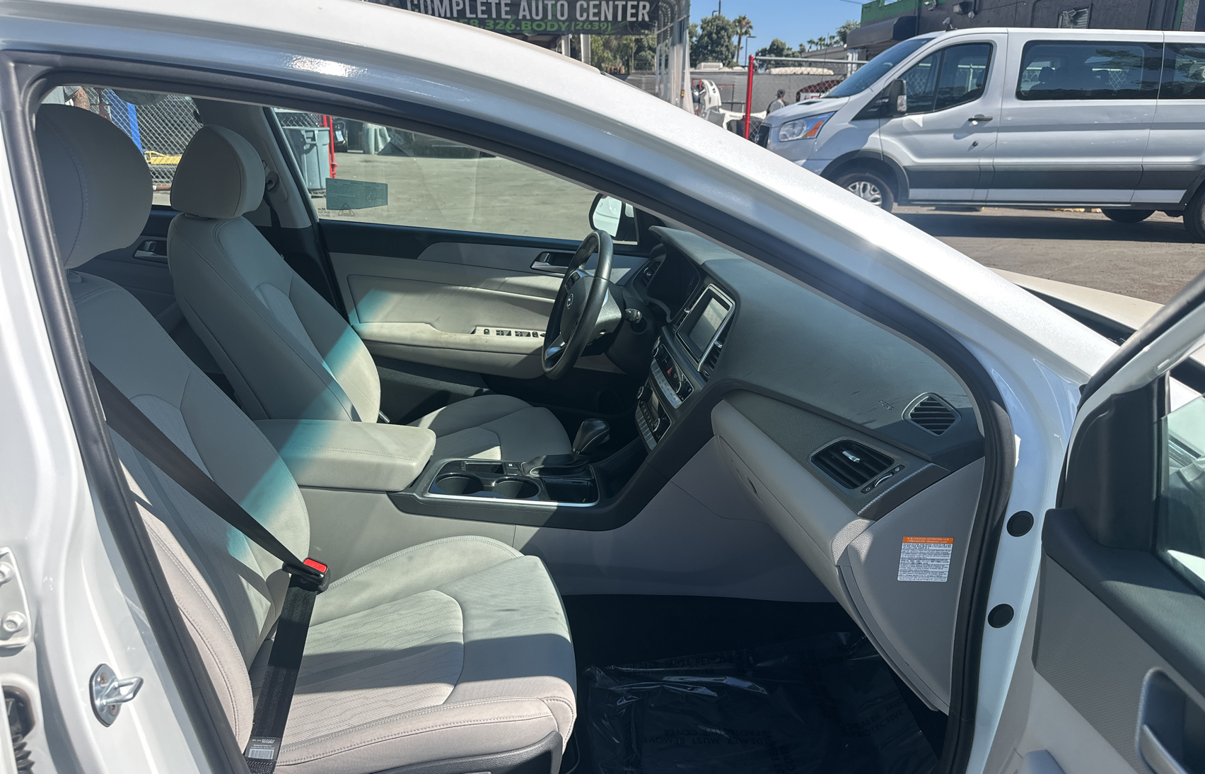 2019 Hyundai Sonata Hybrid vin: KMHE24L38KA088771