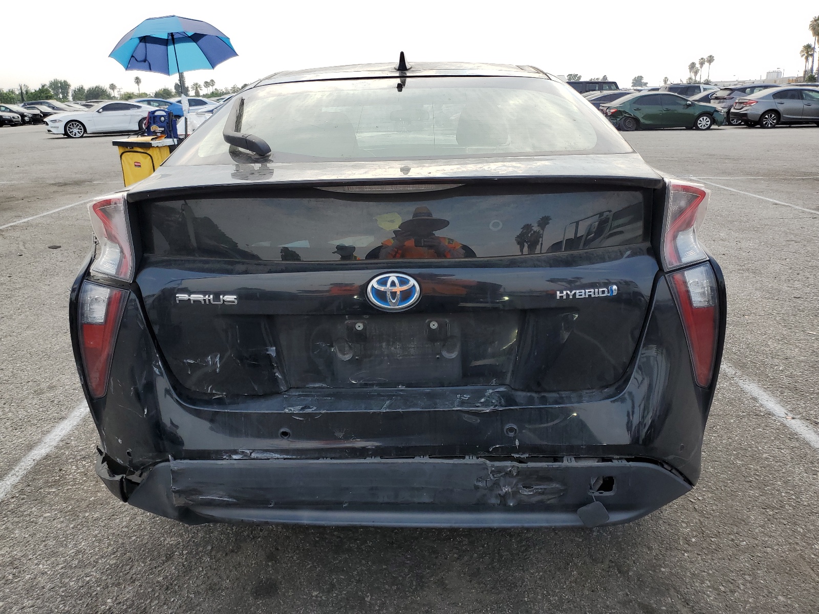 JTDKBRFU5H3558082 2017 Toyota Prius