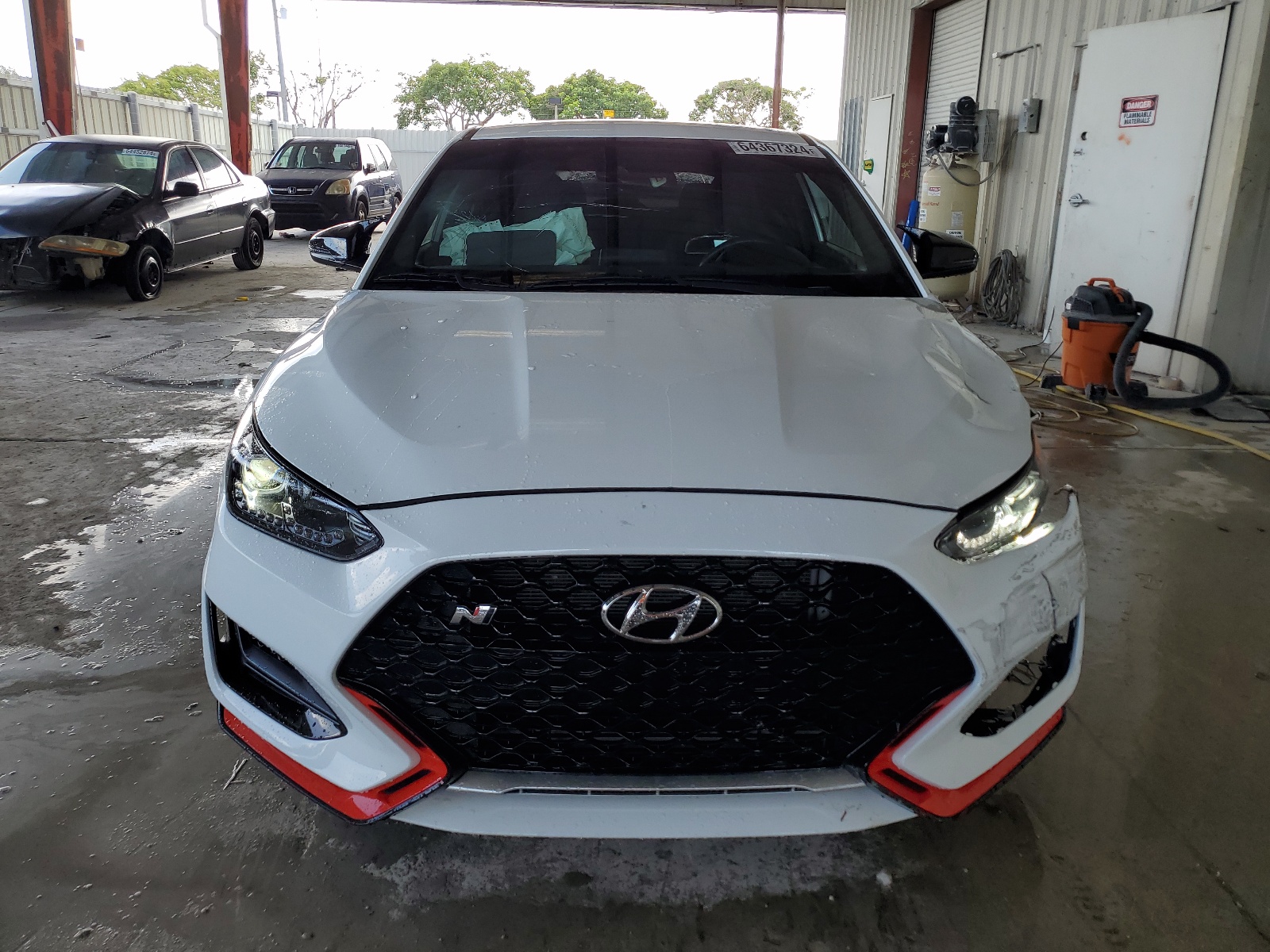 2022 Hyundai Veloster N vin: KMHT36AH2NU014683