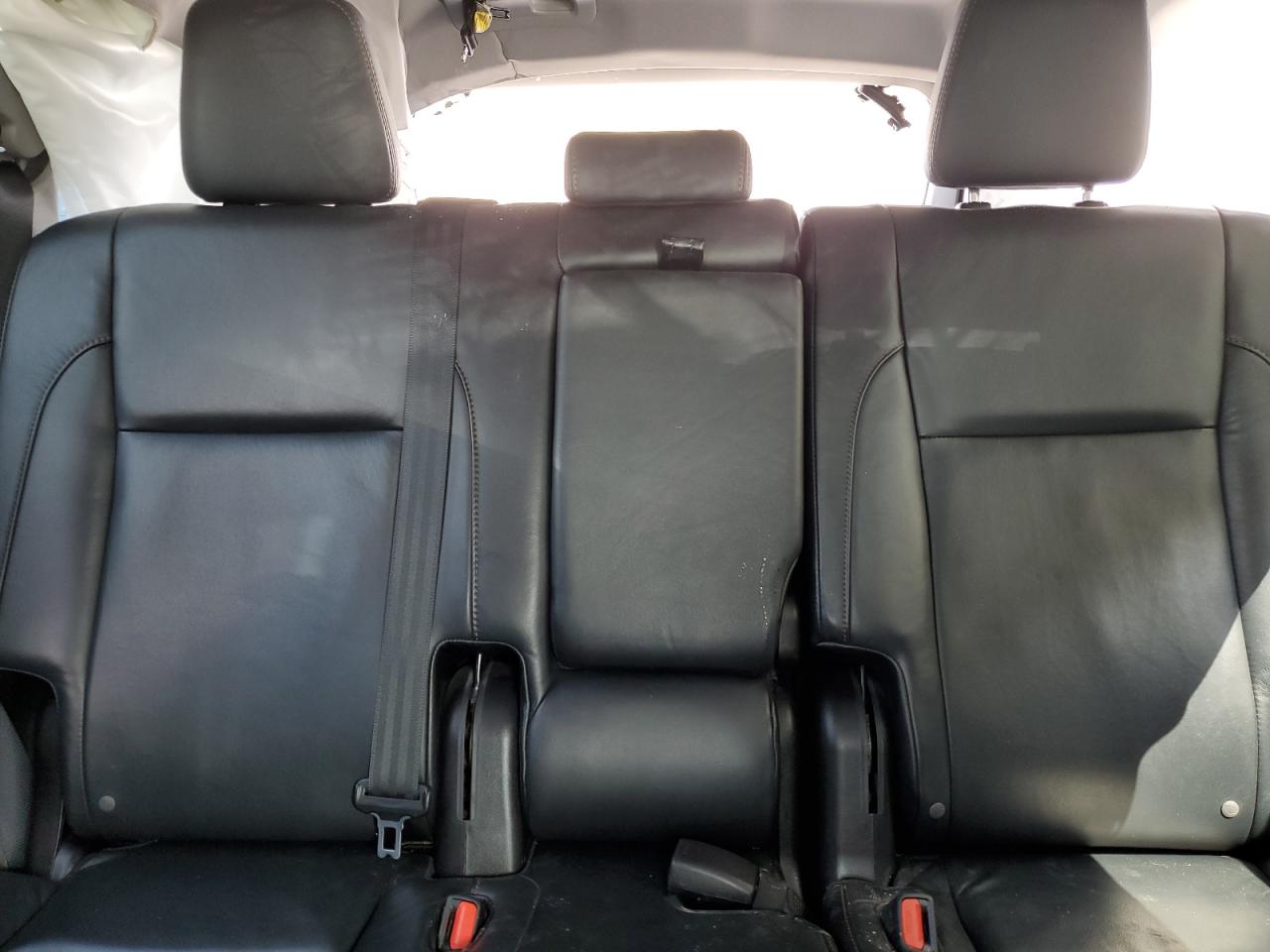 2016 Toyota Highlander Xle VIN: 5TDJKRFH5GS263060 Lot: 65510424