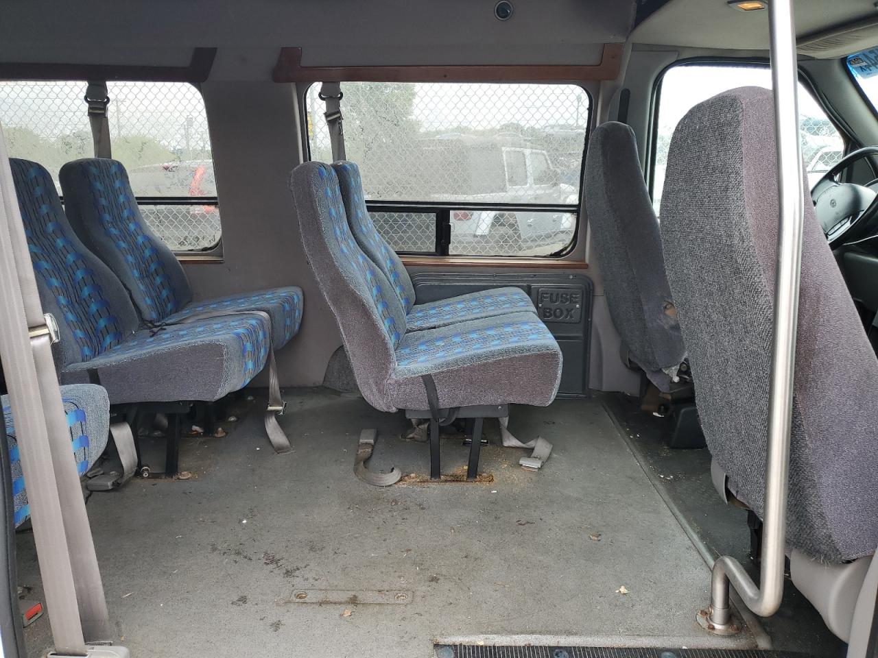 2000 Ford Econoline E250 Van VIN: 1FDNS24L8YHB85570 Lot: 63921544