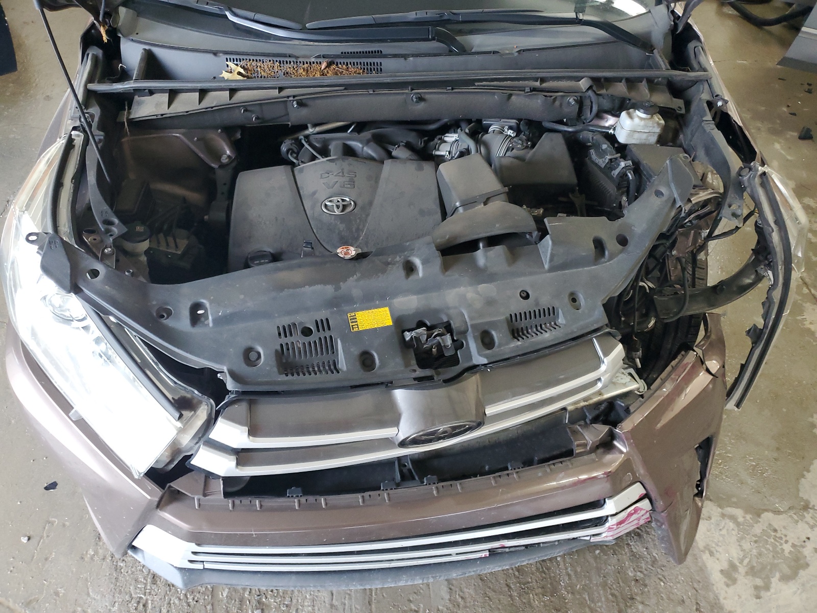 5TDJZRFH2KS974316 2019 Toyota Highlander Se