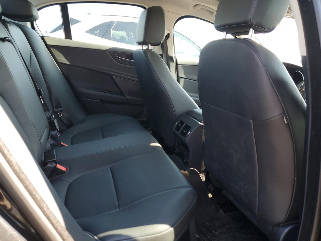 2018 Jaguar Xe Premium VIN: SAJAJ4FX4JCP37829 Lot: 62510844
