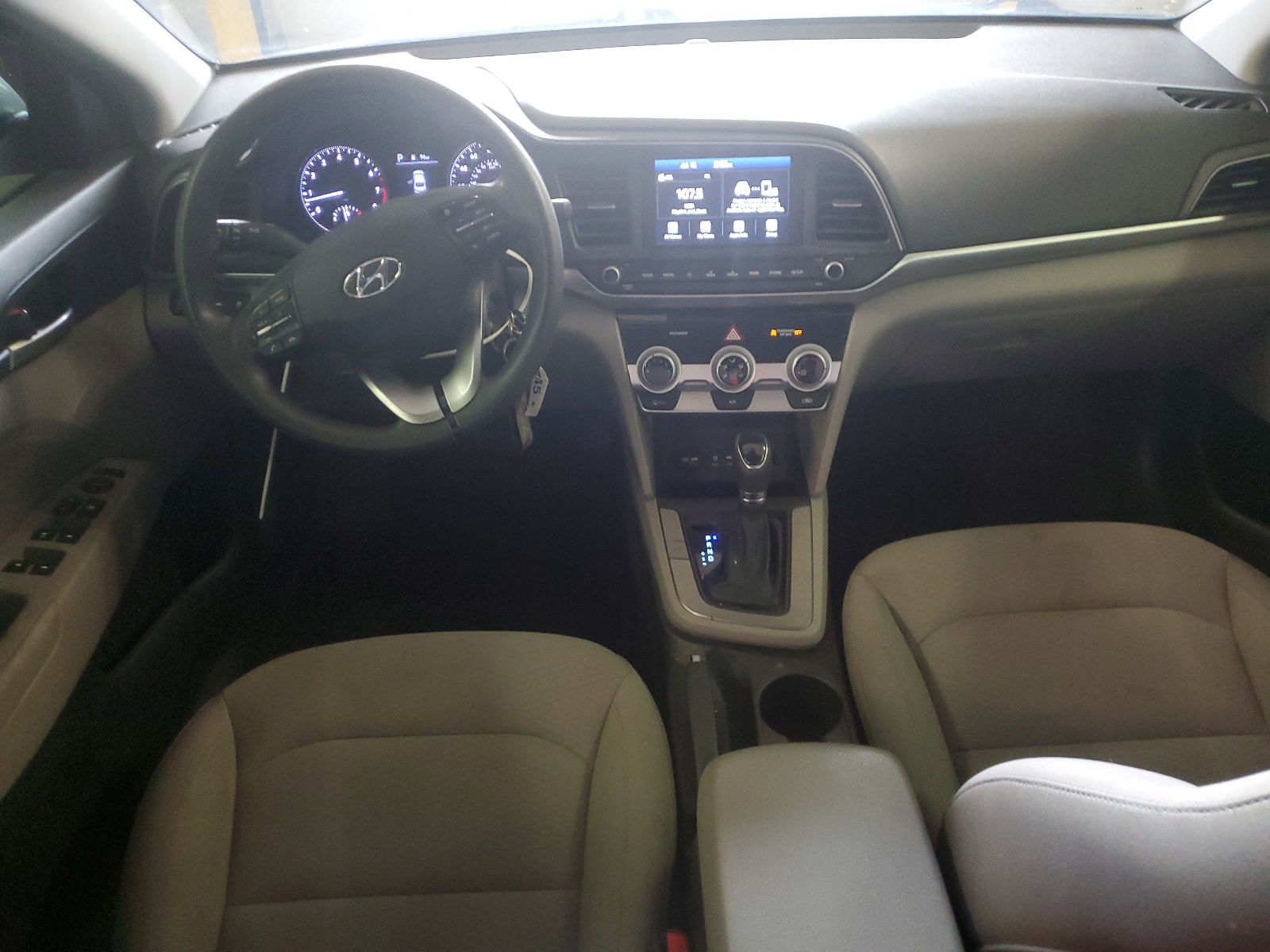 KMHD84LF7KU868697 2019 Hyundai Elantra Sel