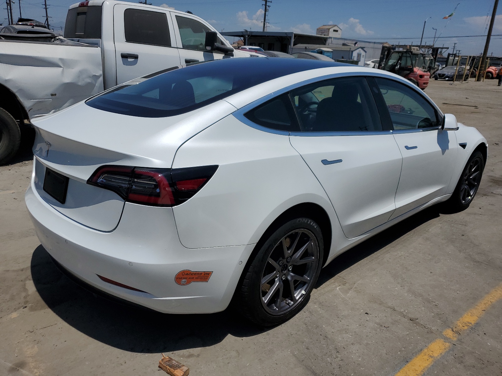 2019 Tesla Model 3 vin: 5YJ3E1EA3KF425125