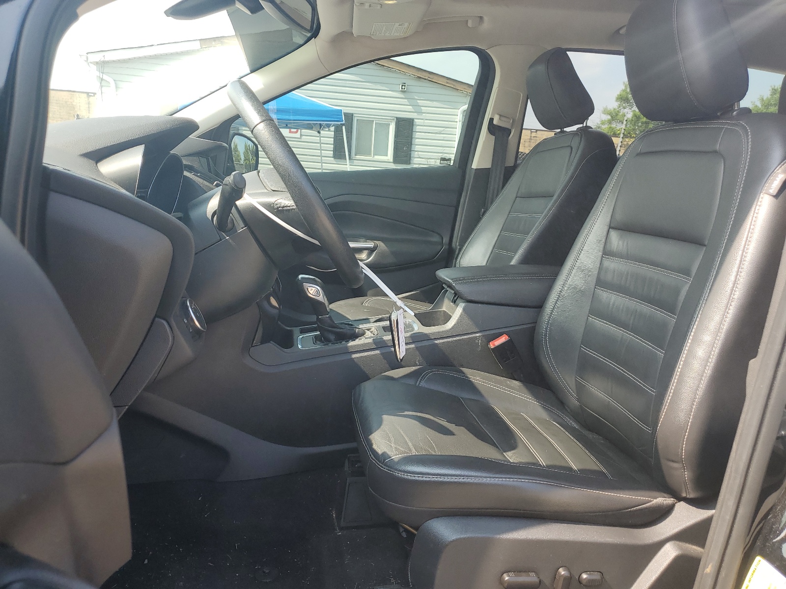 1FMCU9J99JUA14648 2018 Ford Escape Titanium