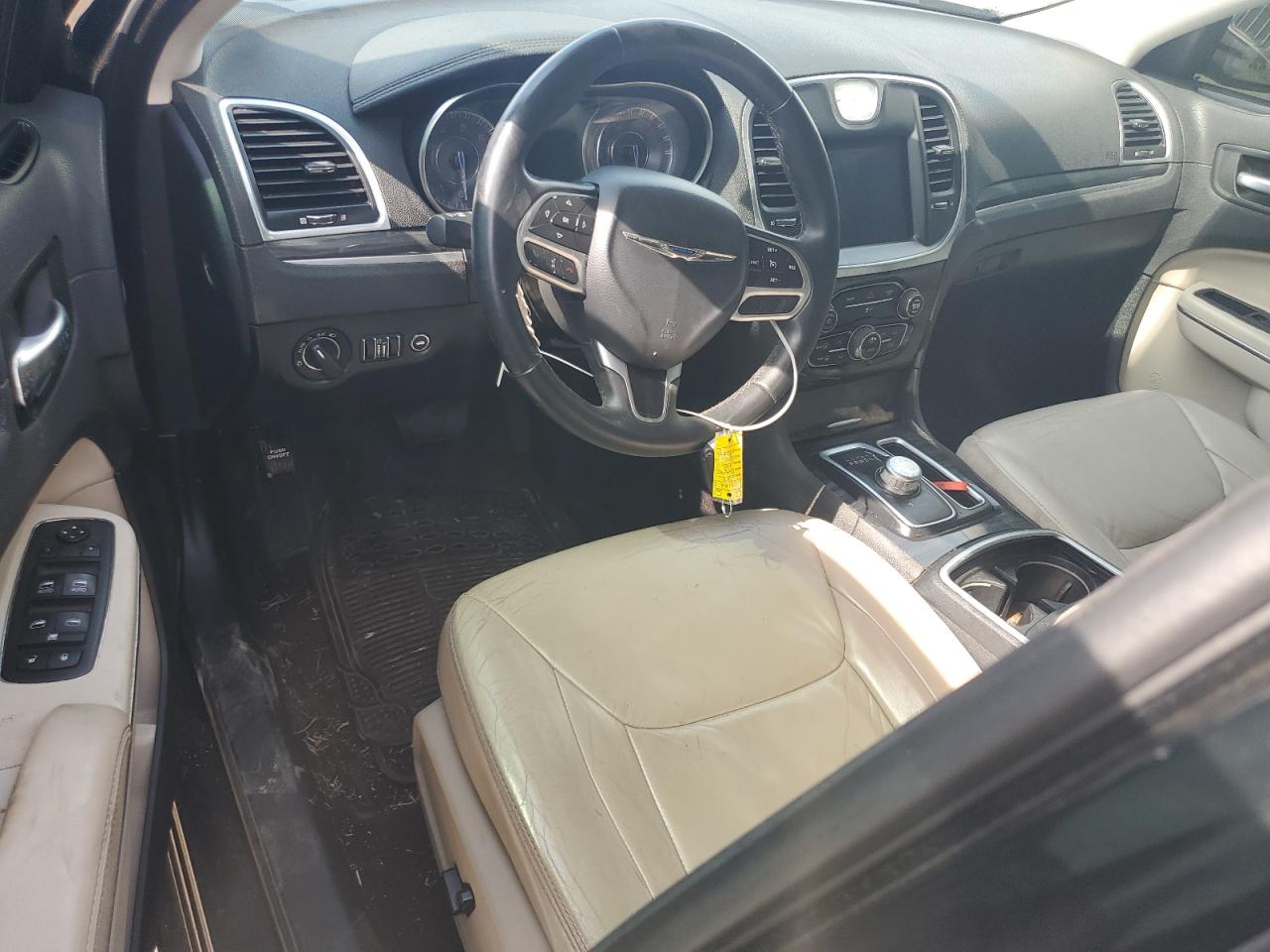 2017 Chrysler 300 Limited VIN: 2C3CCAAG3HH570477 Lot: 62253154