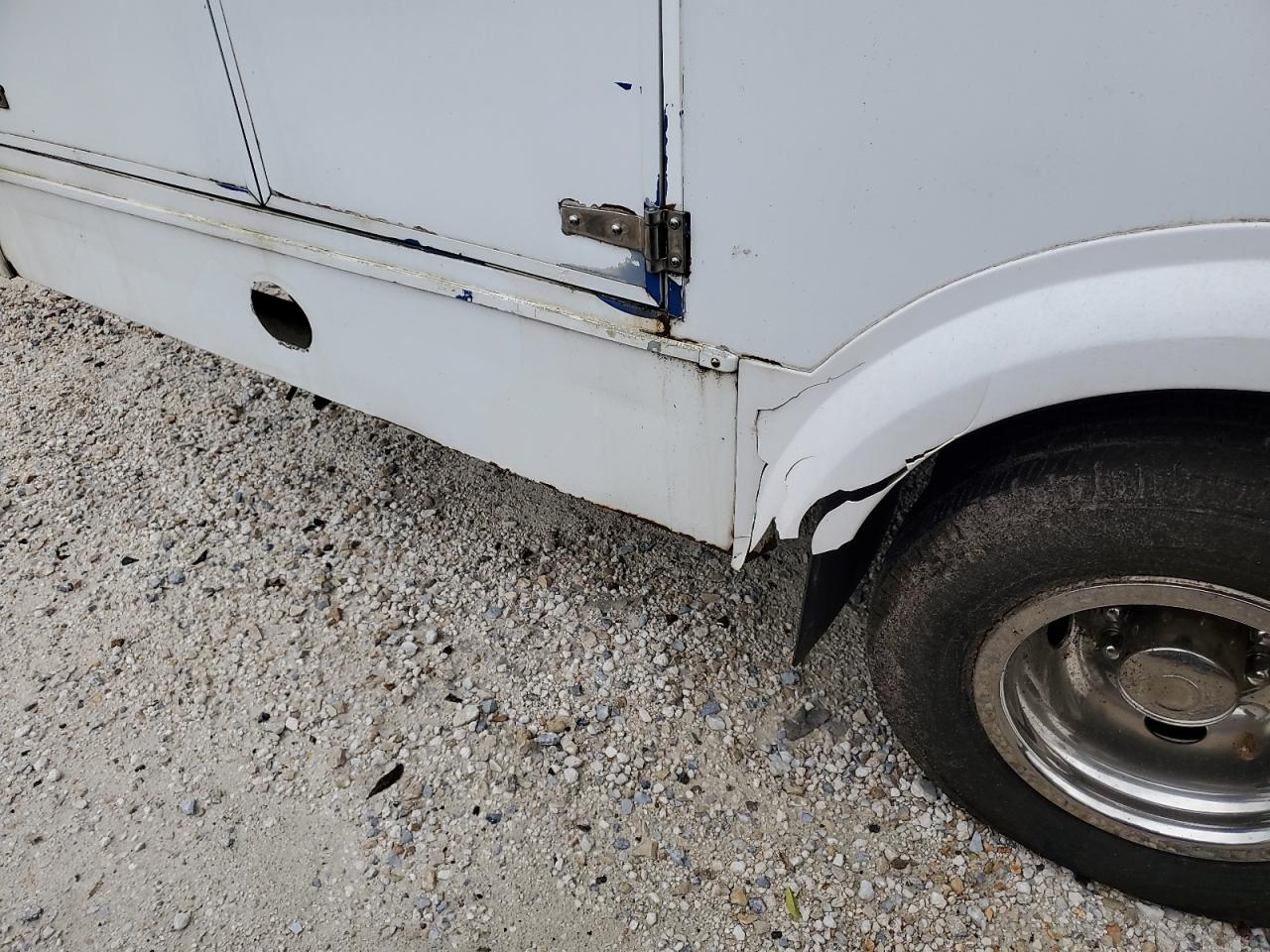 2013 Ford Econoline E450 Super Duty Cutaway Van VIN: 1FDFE4FS8DDA64213 Lot: 62371644