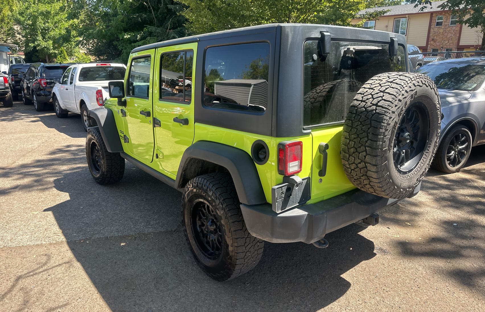 2016 Jeep Wrangler Unlimited Sport vin: 1C4BJWDG2GL320557