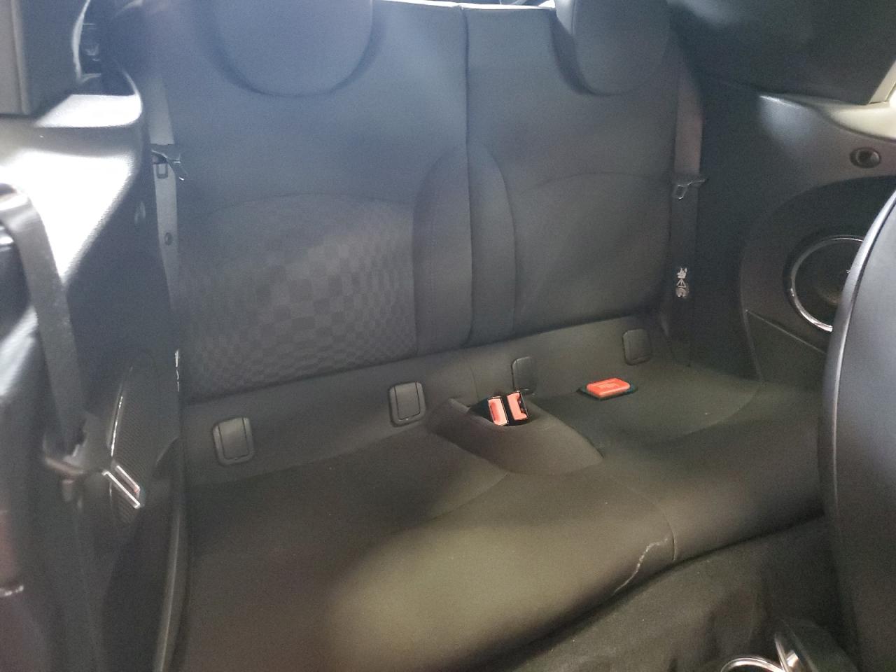 2009 Mini Cooper VIN: WMWMS93509TK19668 Lot: 65700284