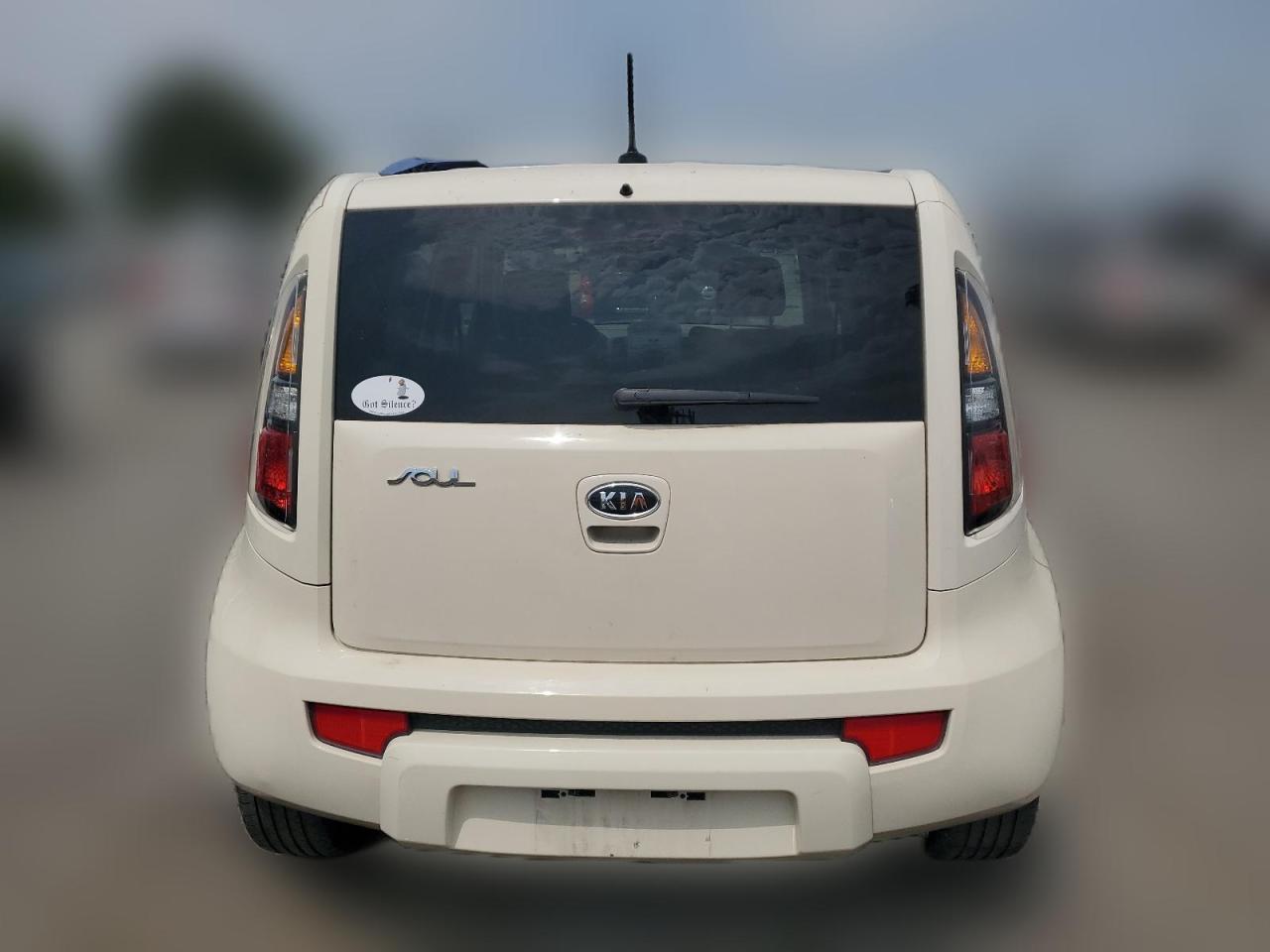 2011 Kia Soul + VIN: KNDJT2A20B7729164 Lot: 62721194