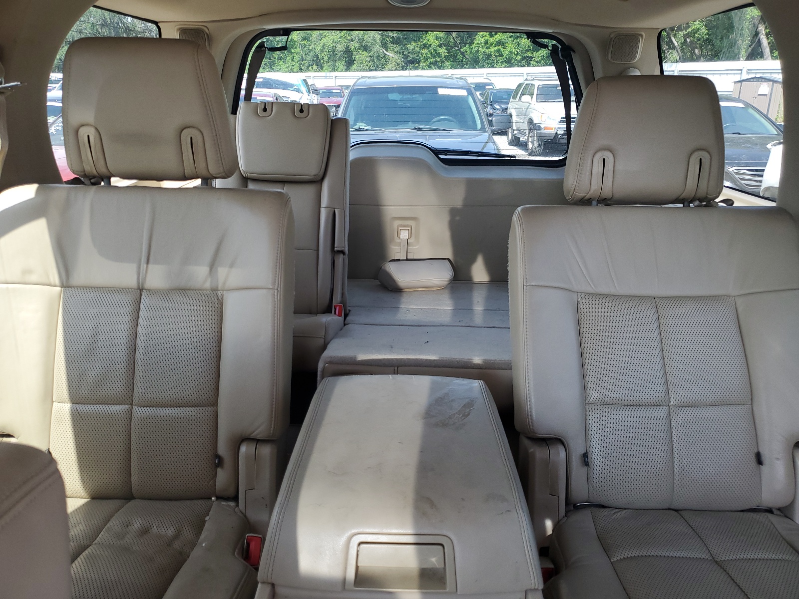 5LMJJ2J5XAEJ05150 2010 Lincoln Navigator