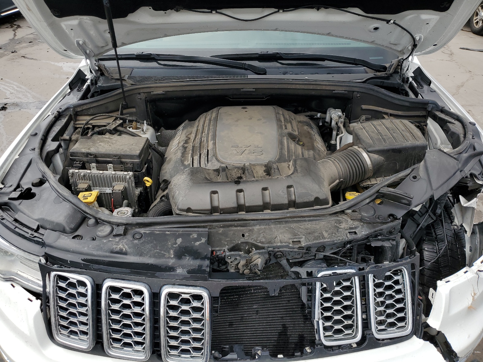 1C4RJFCT0KC649392 2019 Jeep Grand Cherokee Overland