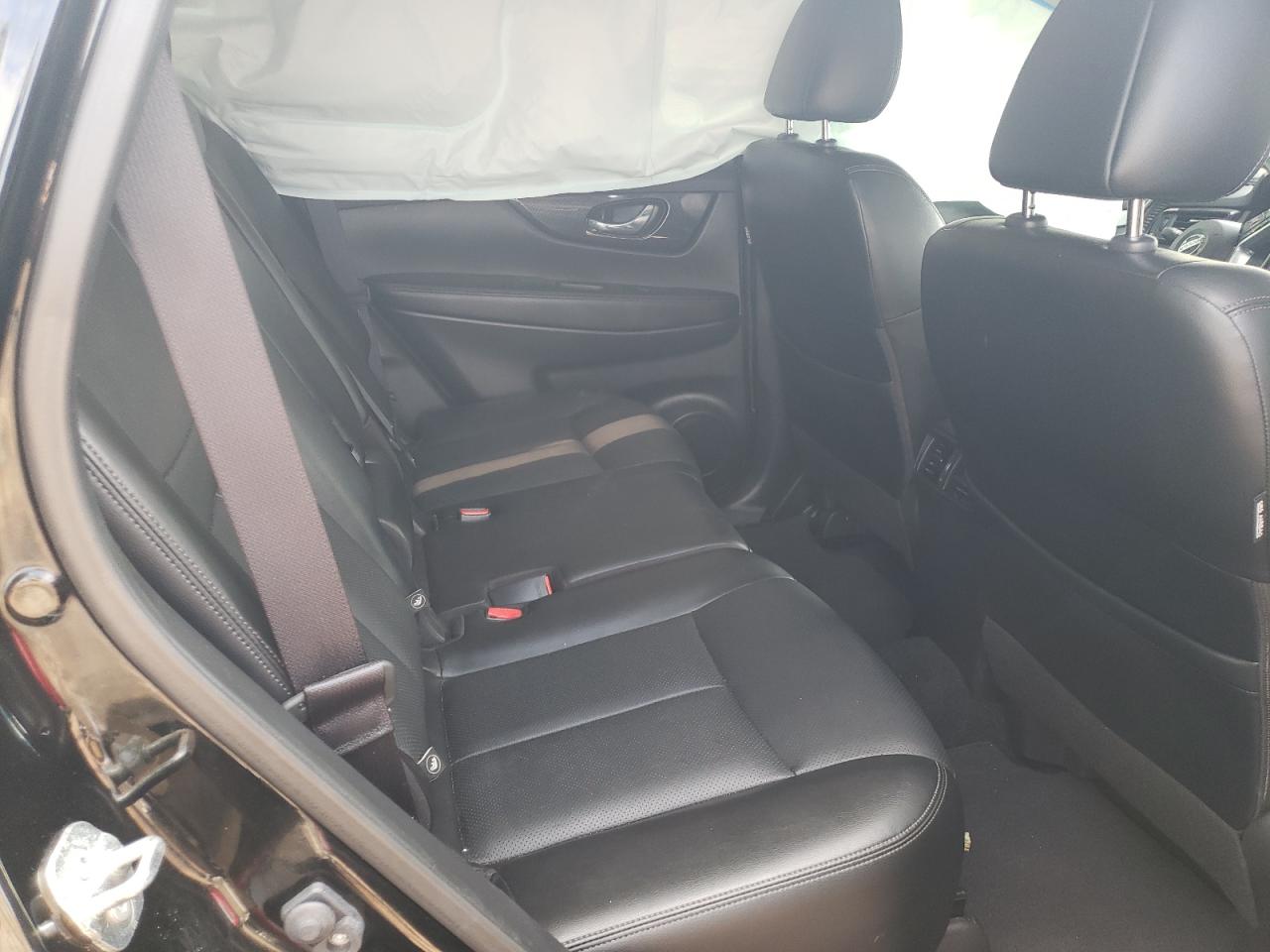 2018 Nissan Rogue S VIN: JN8AT2MV5JW307874 Lot: 61644454