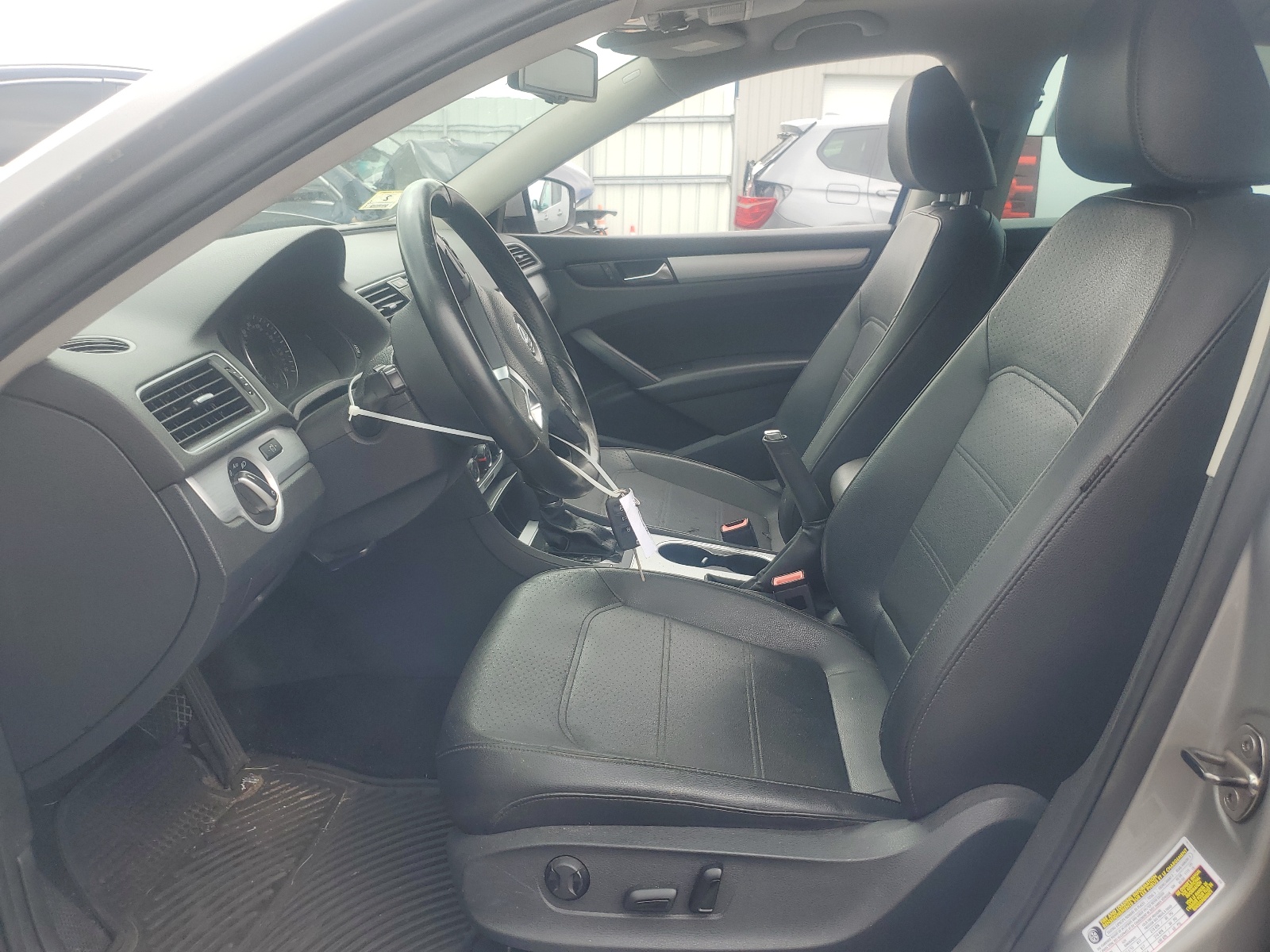 1VWBP7A30DC006663 2013 Volkswagen Passat Se