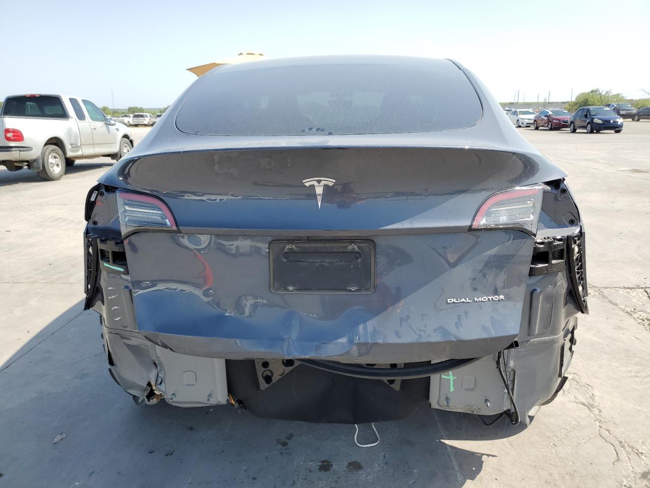 2022 Tesla Model Y VIN: 7SAYGDEE4NA005513 Lot: 63050944