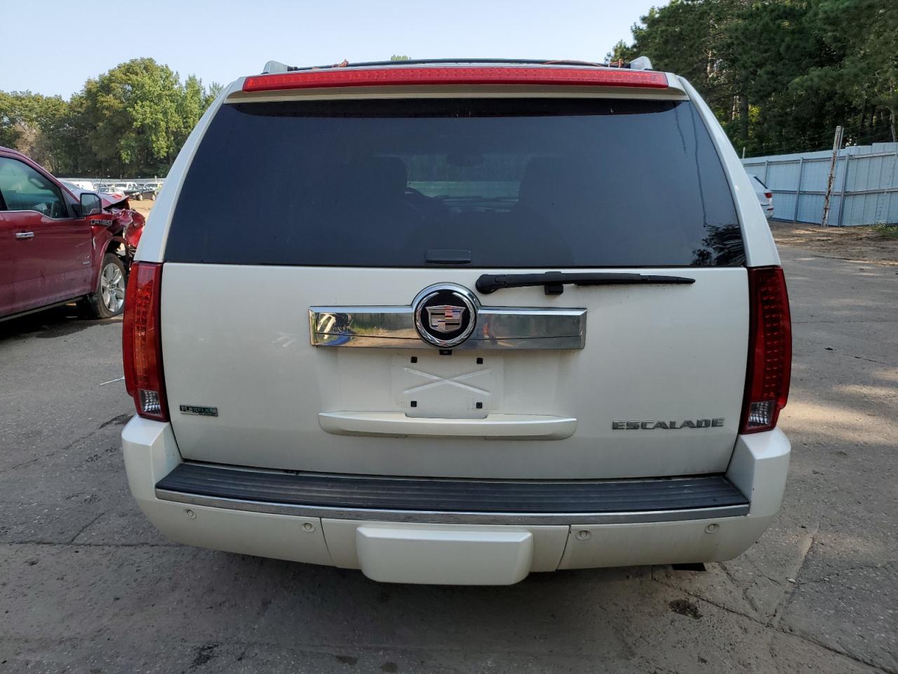 1GYUKBEF4AR218535 2010 Cadillac Escalade Luxury