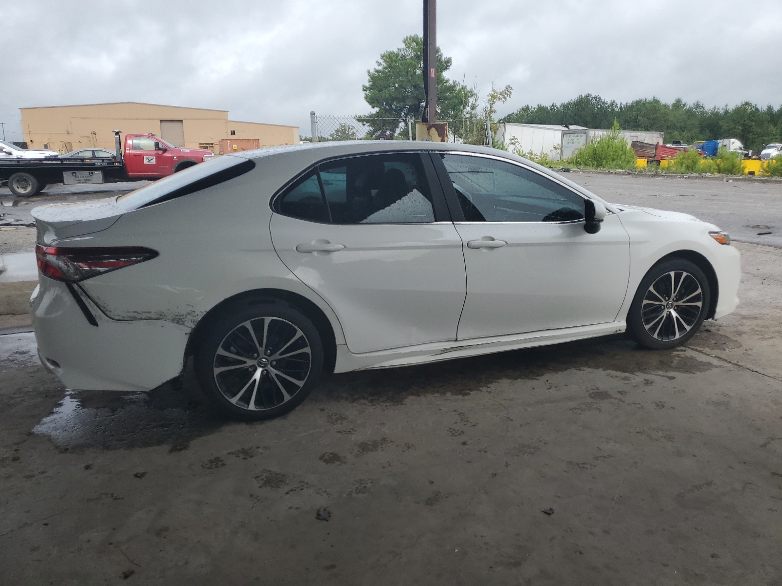 2018 Toyota Camry L vin: 4T1B11HK1JU531778