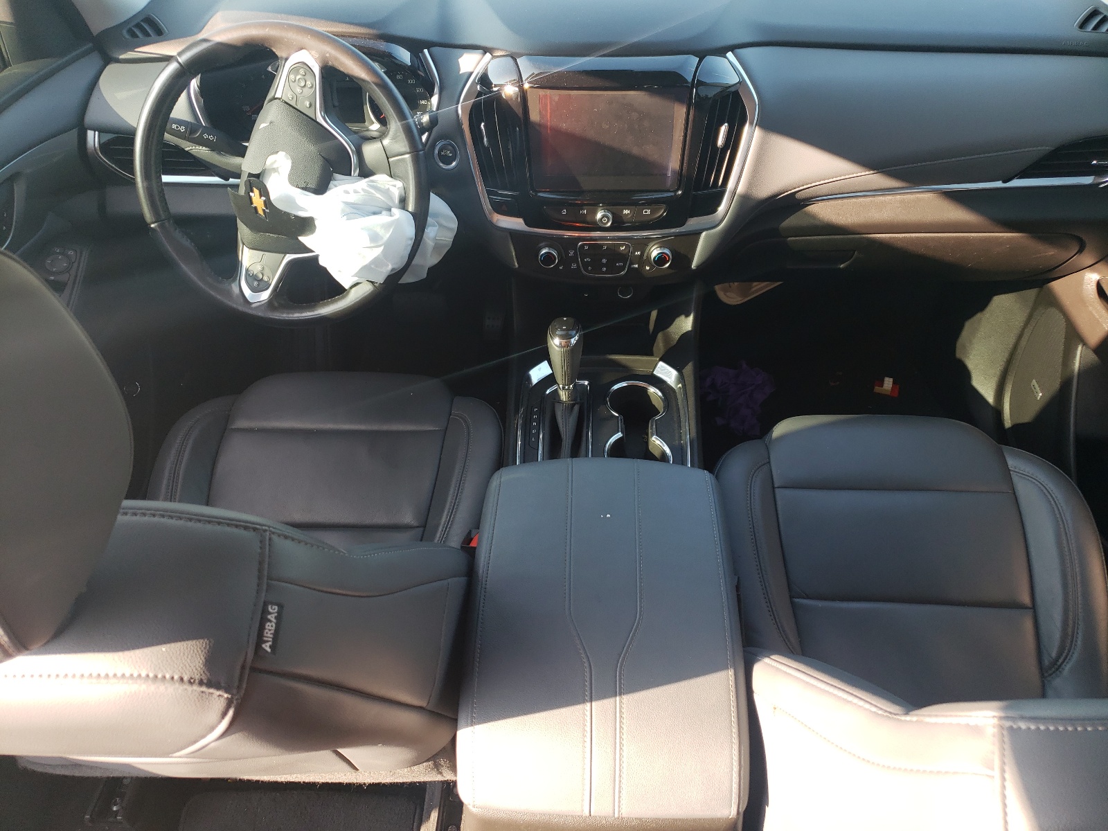 1GNERHKW7JJ202705 2018 Chevrolet Traverse Lt