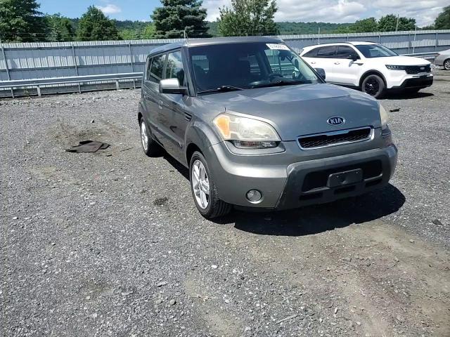 2010 Kia Soul + VIN: KNDJT2A24A7113935 Lot: 61489814