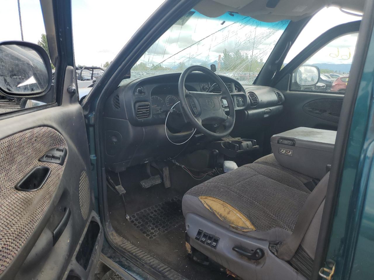 1B7HF13Z3WJ107175 1998 Dodge Ram 1500