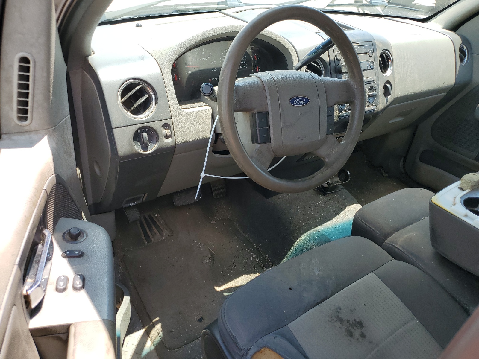 1FTRF12W67KC94211 2007 Ford F150