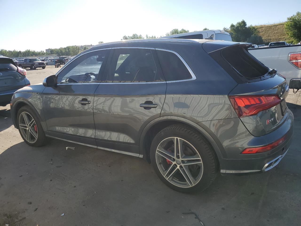 WA1A4AFY6J2103497 2018 AUDI SQ5 - Image 2