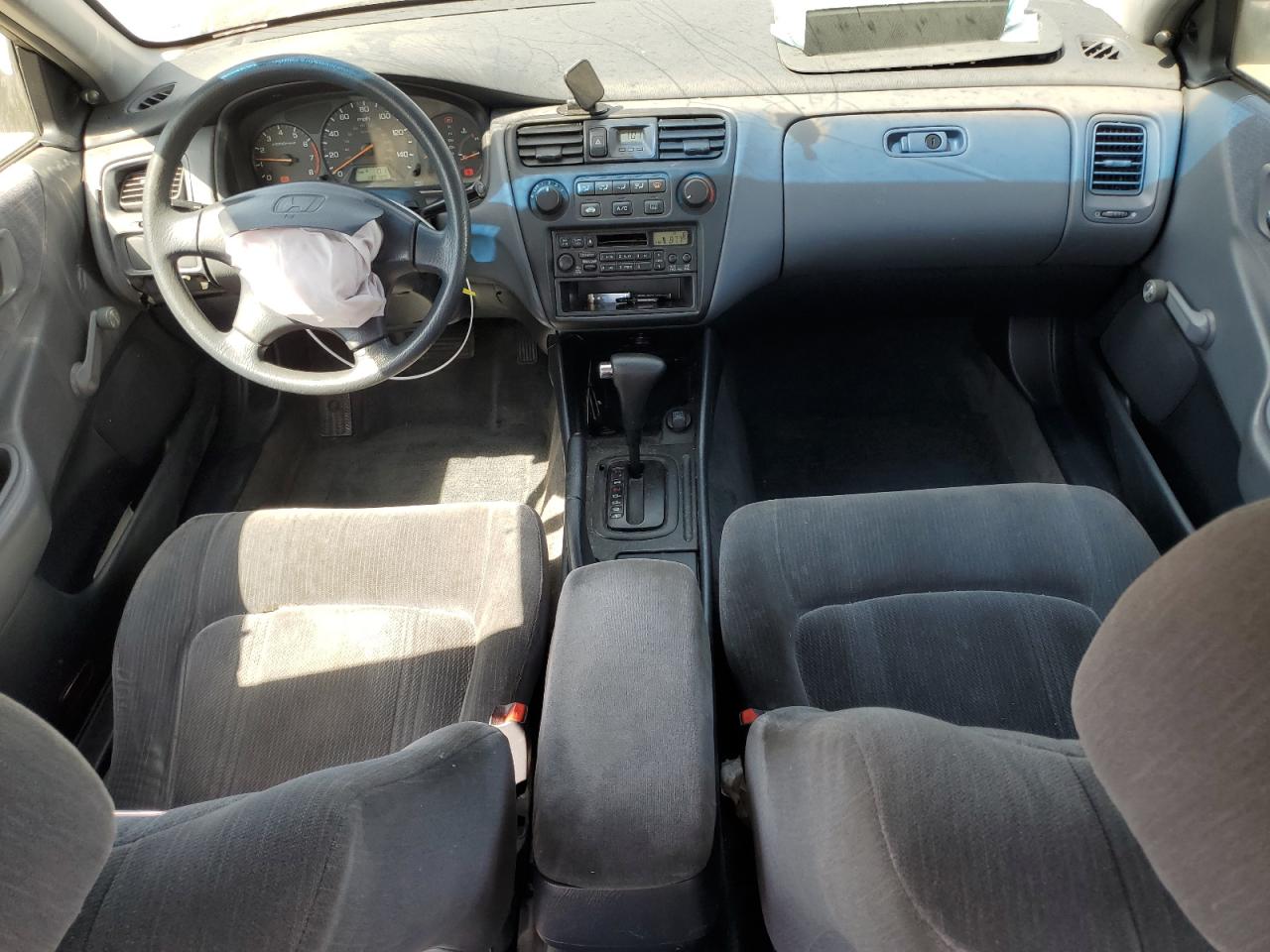 2000 Honda Accord Dx VIN: 1HGCF8642YA131846 Lot: 61929914