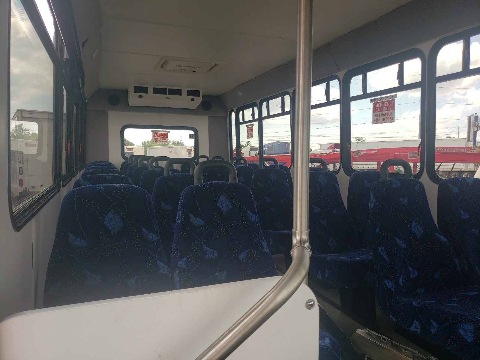 1FDFE4FS8HDC46032 2017 Ford Econoline E450 Super Duty Cutaway Van