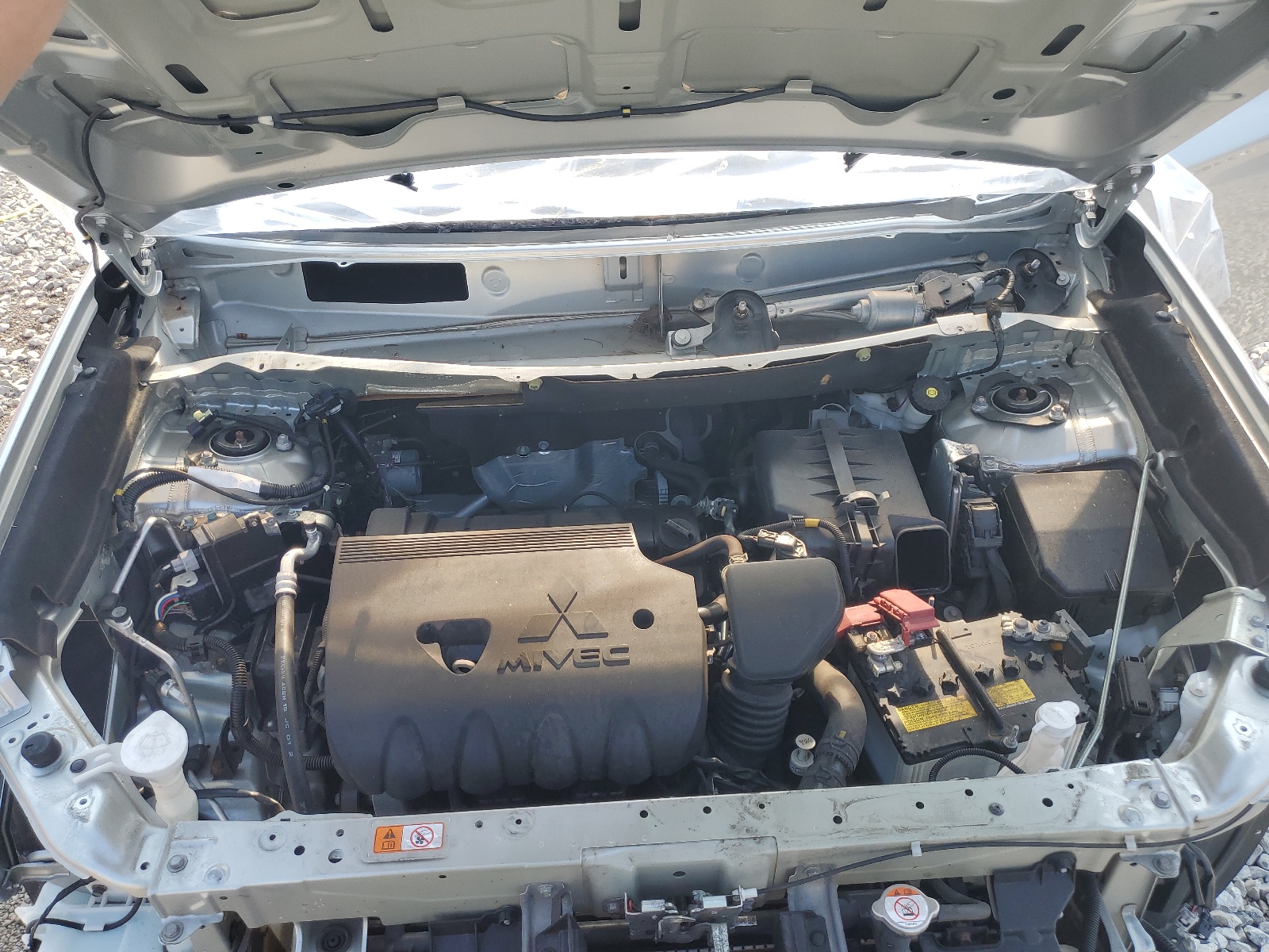 JA4AD3A38LZ043787 2020 Mitsubishi Outlander Se