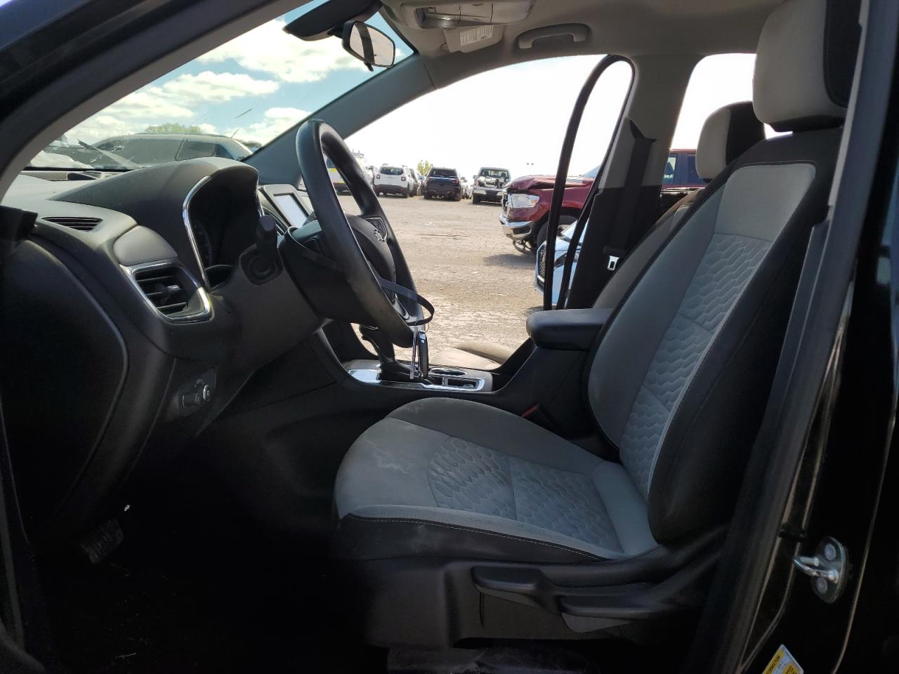 2GNAXHEV8J6200353 2018 Chevrolet Equinox Ls