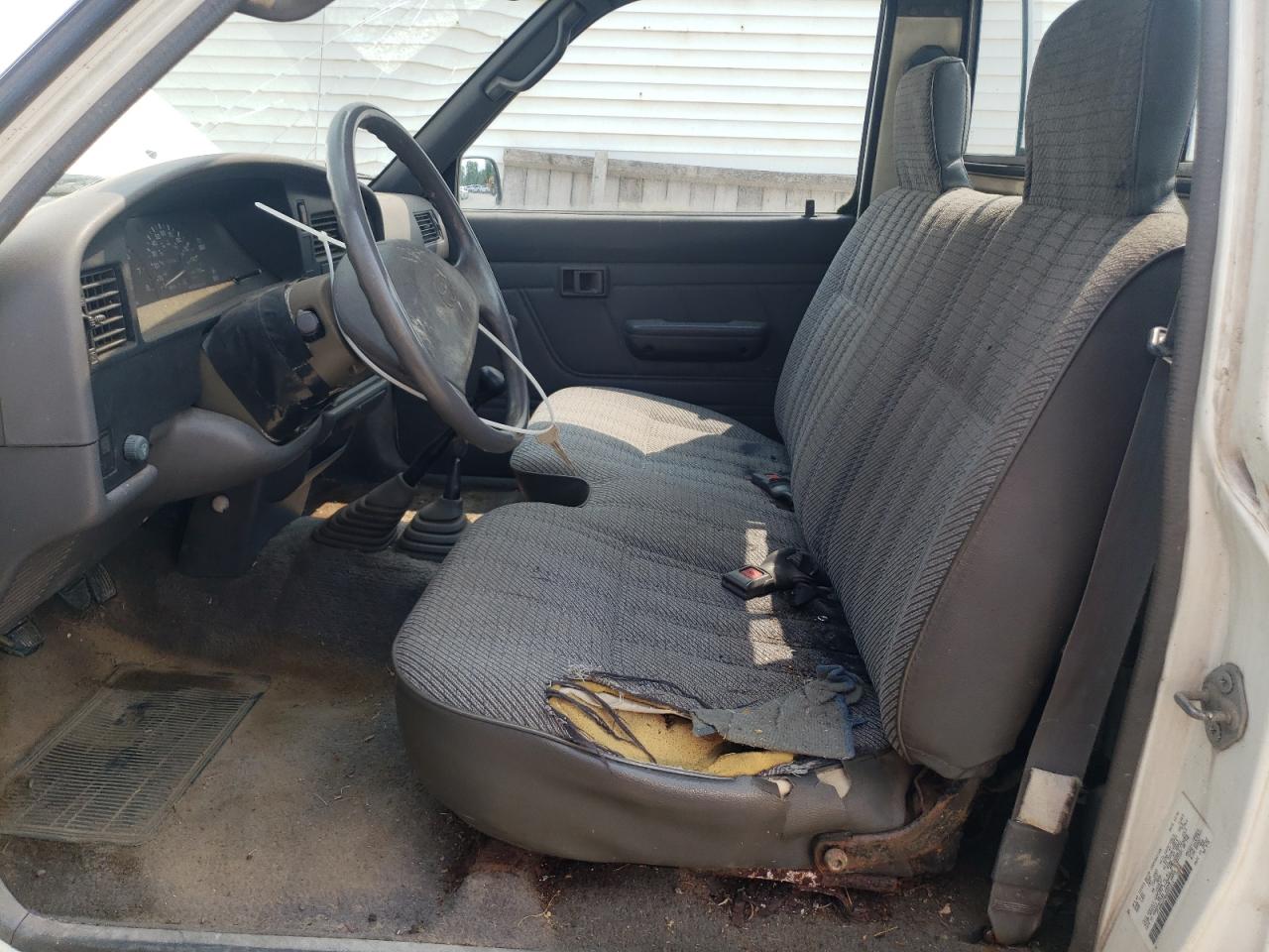 1992 Toyota Pickup 1/2 Ton Short Wheelbase Dlx VIN: JT4RN01P4N0031215 Lot: 64406004