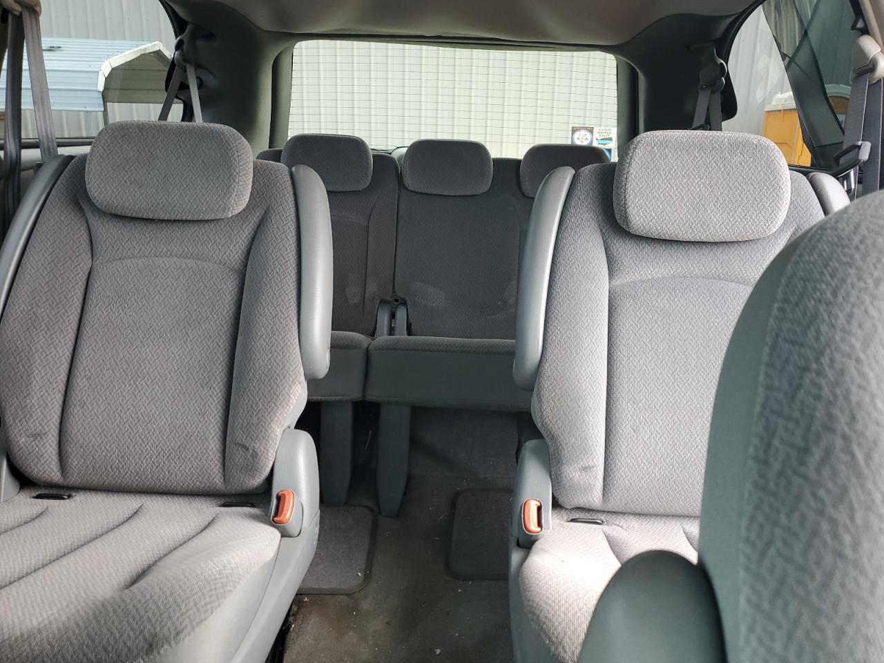 2006 Dodge Caravan - Image 10