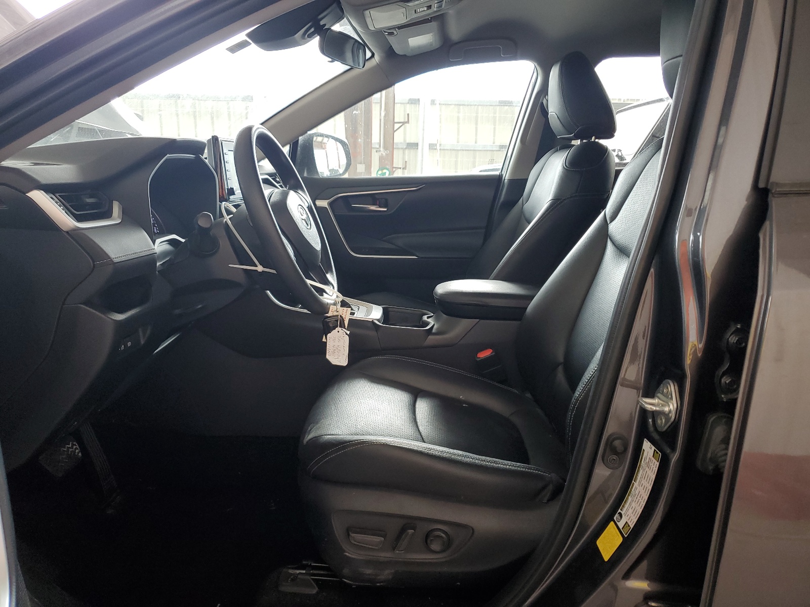 2T3W1RFV3LC068275 2020 Toyota Rav4 Xle