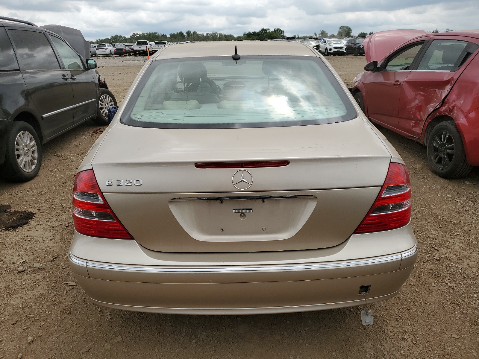 WDBUF65J14A600240 2004 Mercedes-Benz E 320