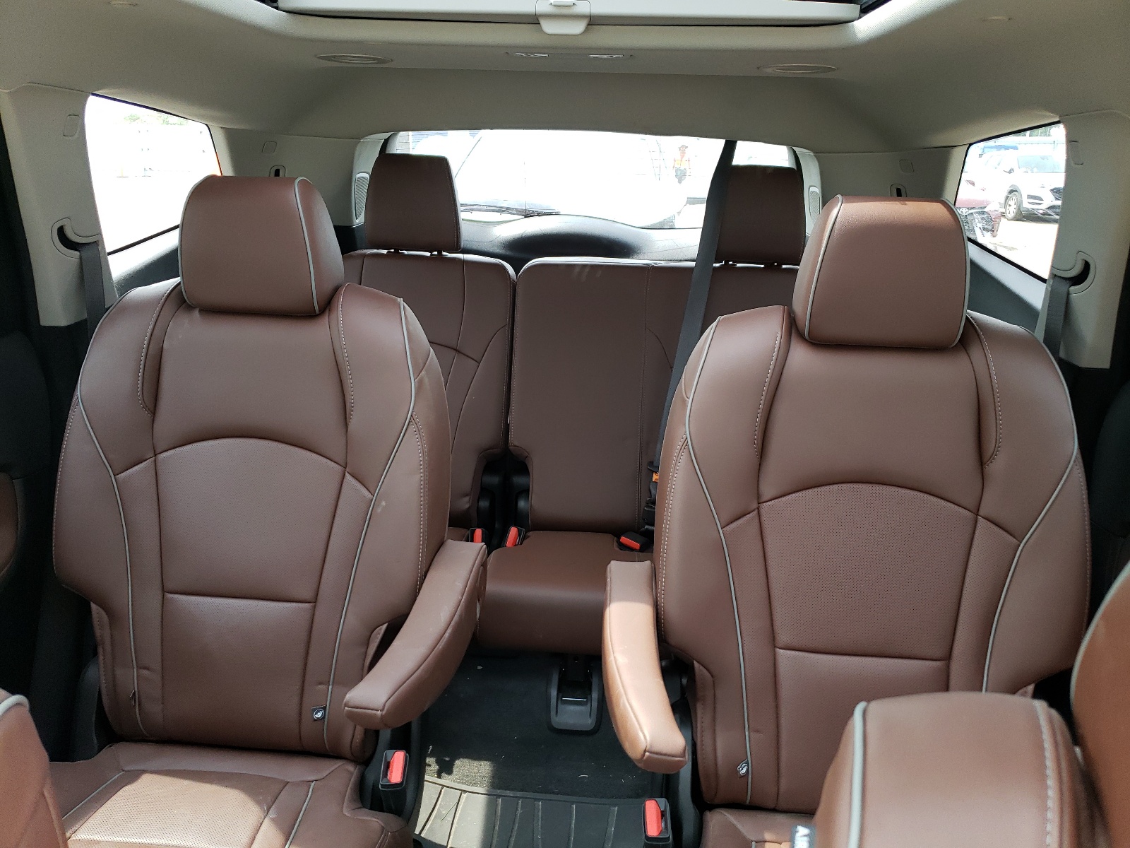 5GAEVCKW2KJ113554 2019 Buick Enclave Avenir