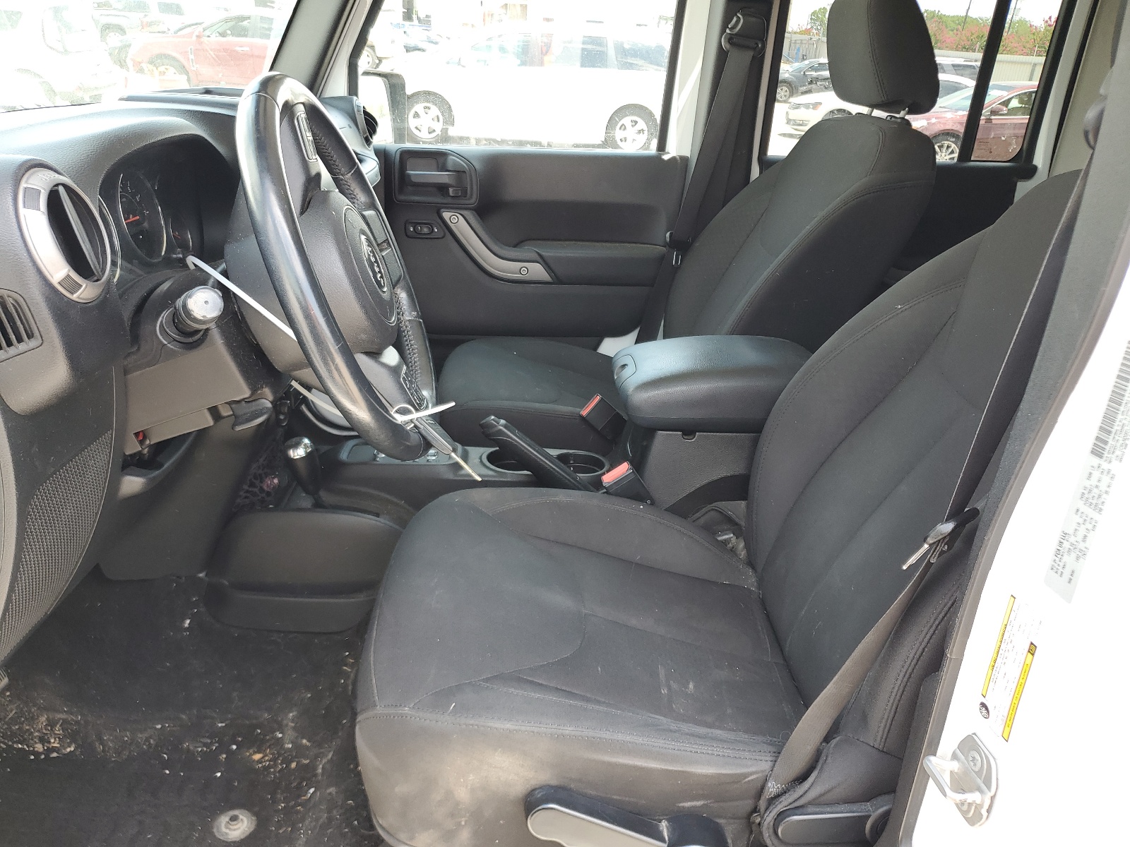 1C4HJWDG6FL712188 2015 Jeep Wrangler Unlimited Sport