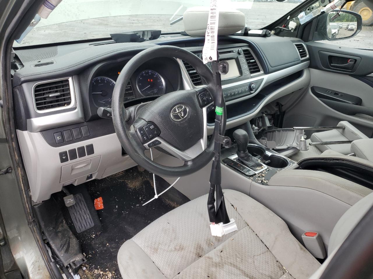 2019 Toyota Highlander Le VIN: 5TDBZRFH8KS927957 Lot: 63973704