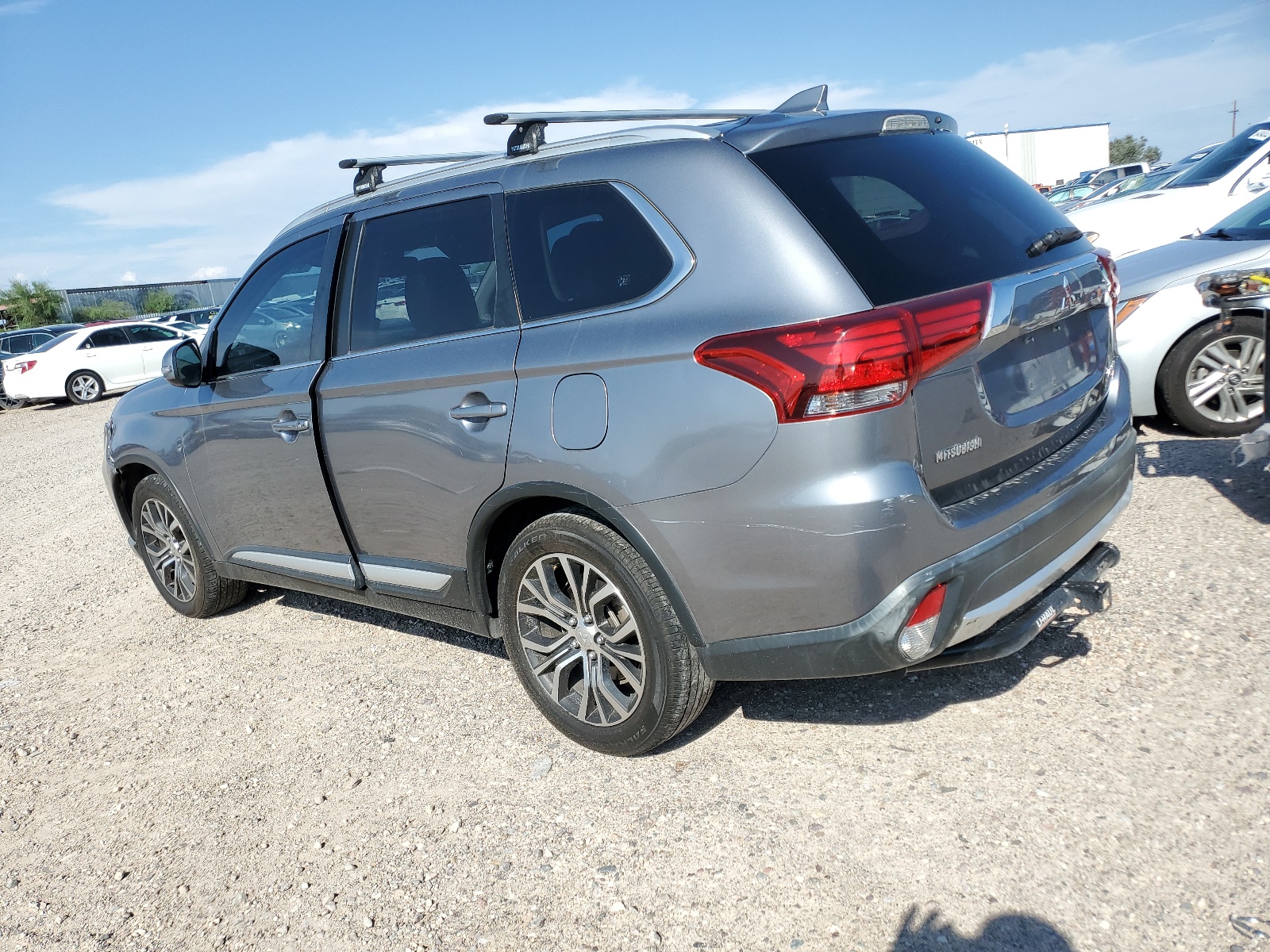 2018 Mitsubishi Outlander Se vin: JA4AD3A32JJ001126