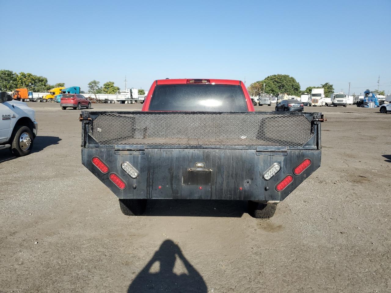 1C6RR6KM6KS749528 2019 Ram 1500 Classic Tradesman