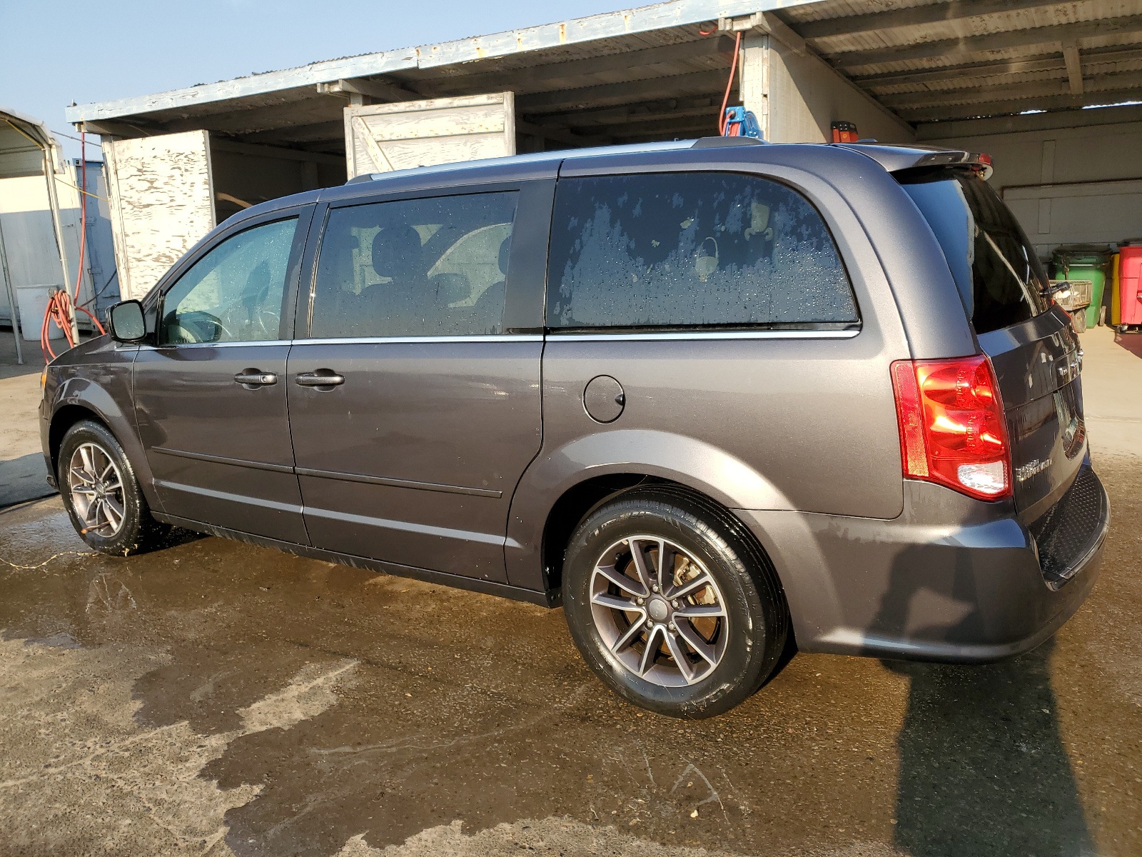 2C4RDGCG3HR825299 2017 Dodge Grand Caravan Sxt