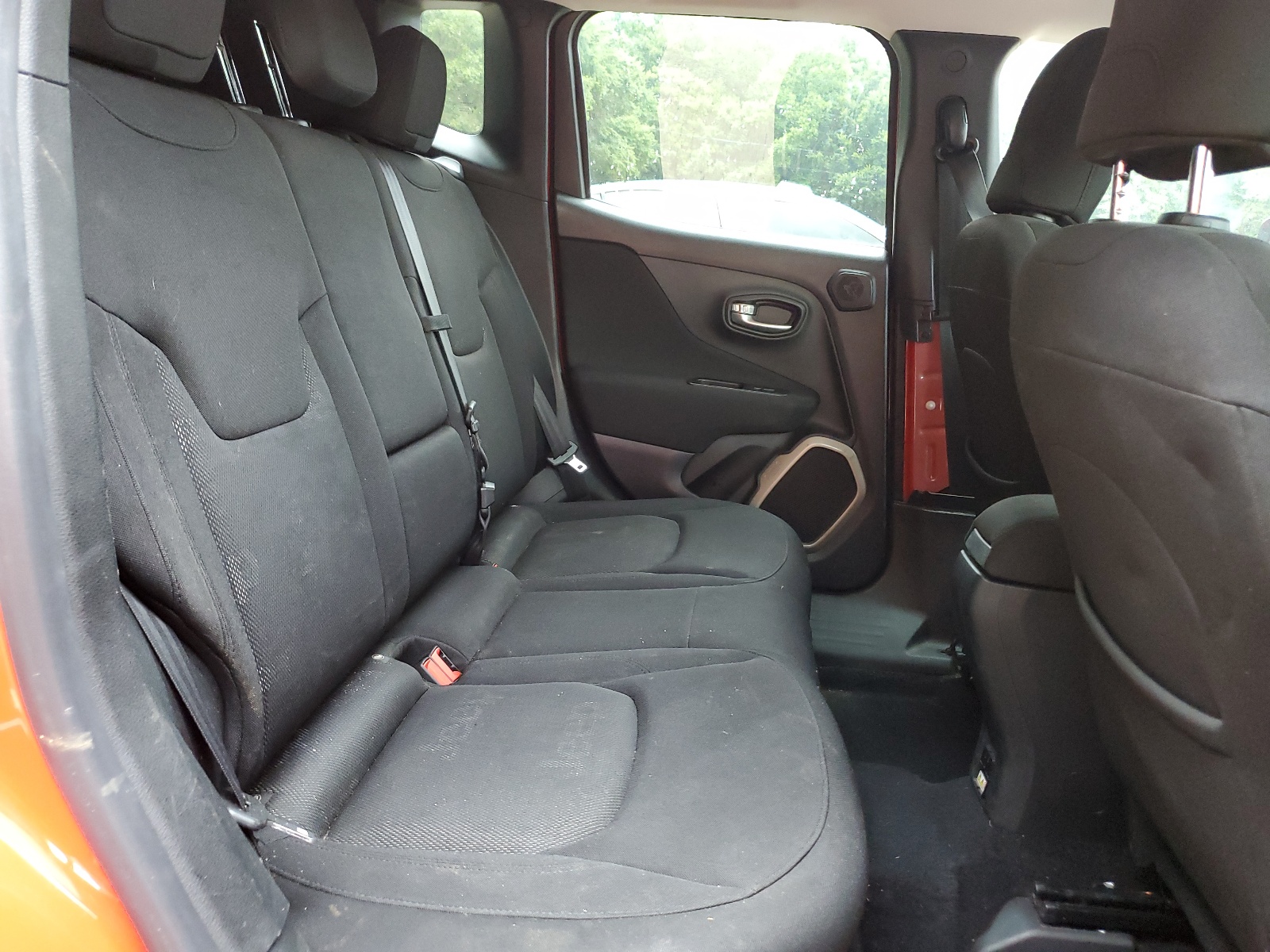 ZACCJABT6FPB51421 2015 Jeep Renegade Latitude