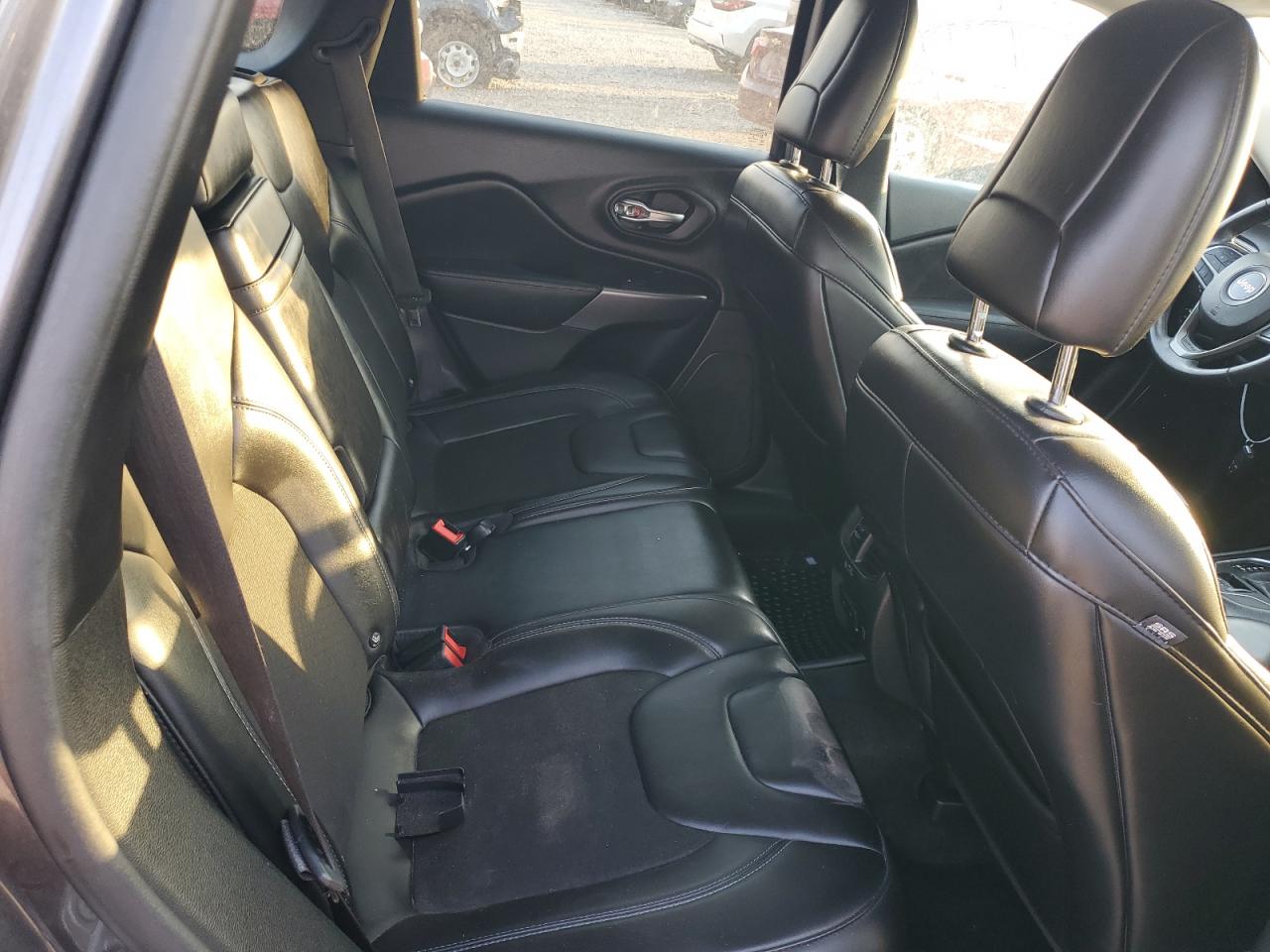 2019 Jeep Grand Cherokee - Image 10