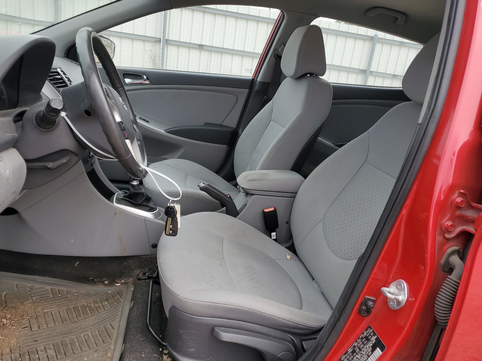 KMHCU5AE5EU147869 2014 Hyundai Accent Gls