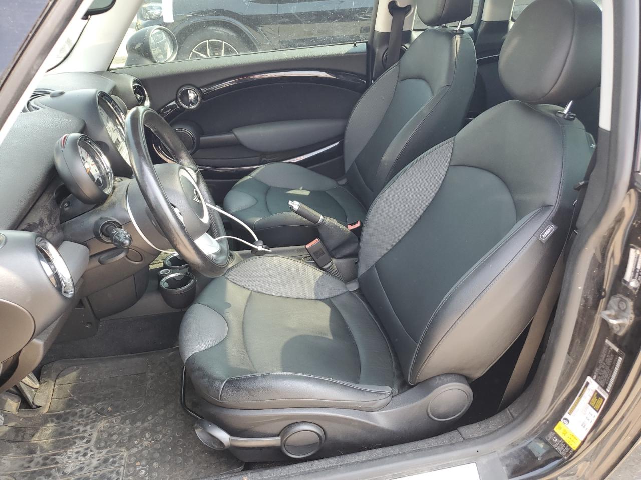 2010 Mini Cooper S Clubman VIN: WMWMM3C55ATP75163 Lot: 64673954